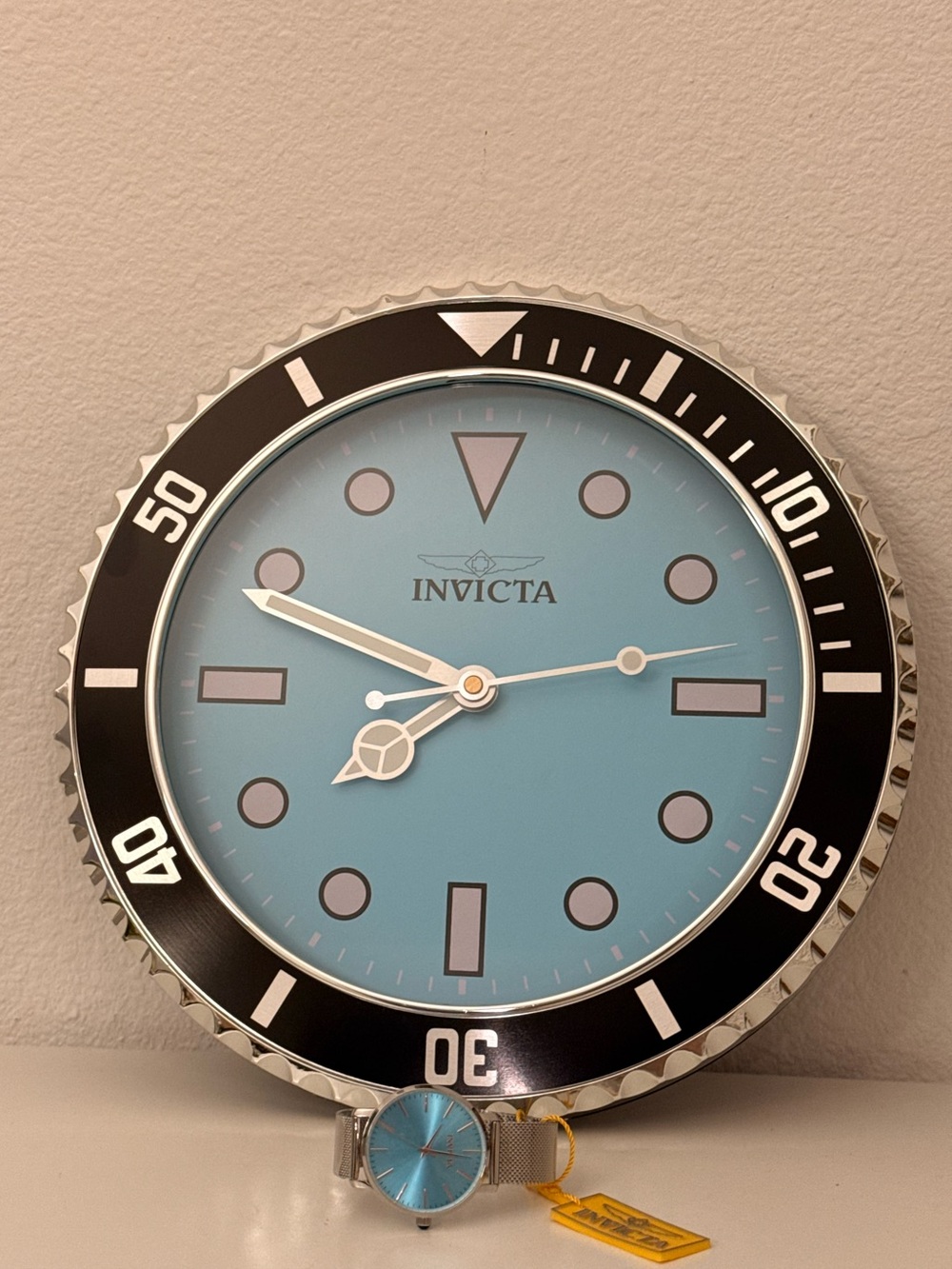 NWT Invicta Pro Diver 12” Wall Clock Light Blue Dial Black Bezel Model 70042